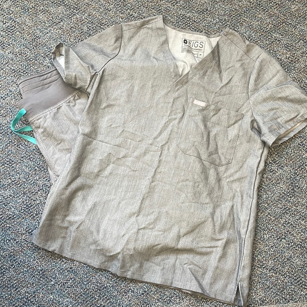 Figs scrub top and bottom set.